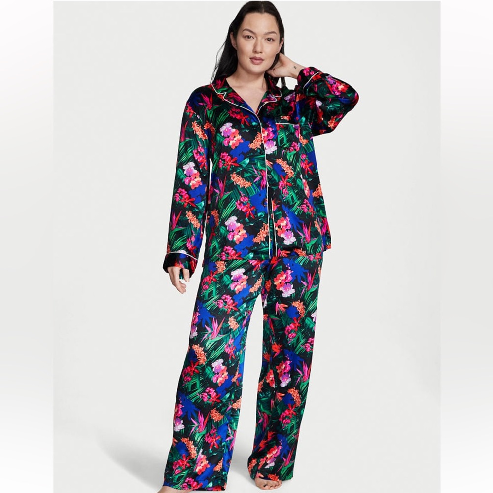 NWT VICTORIA'S SECRET Satin Long Pajama Set - Miami Tropic - XS Regular